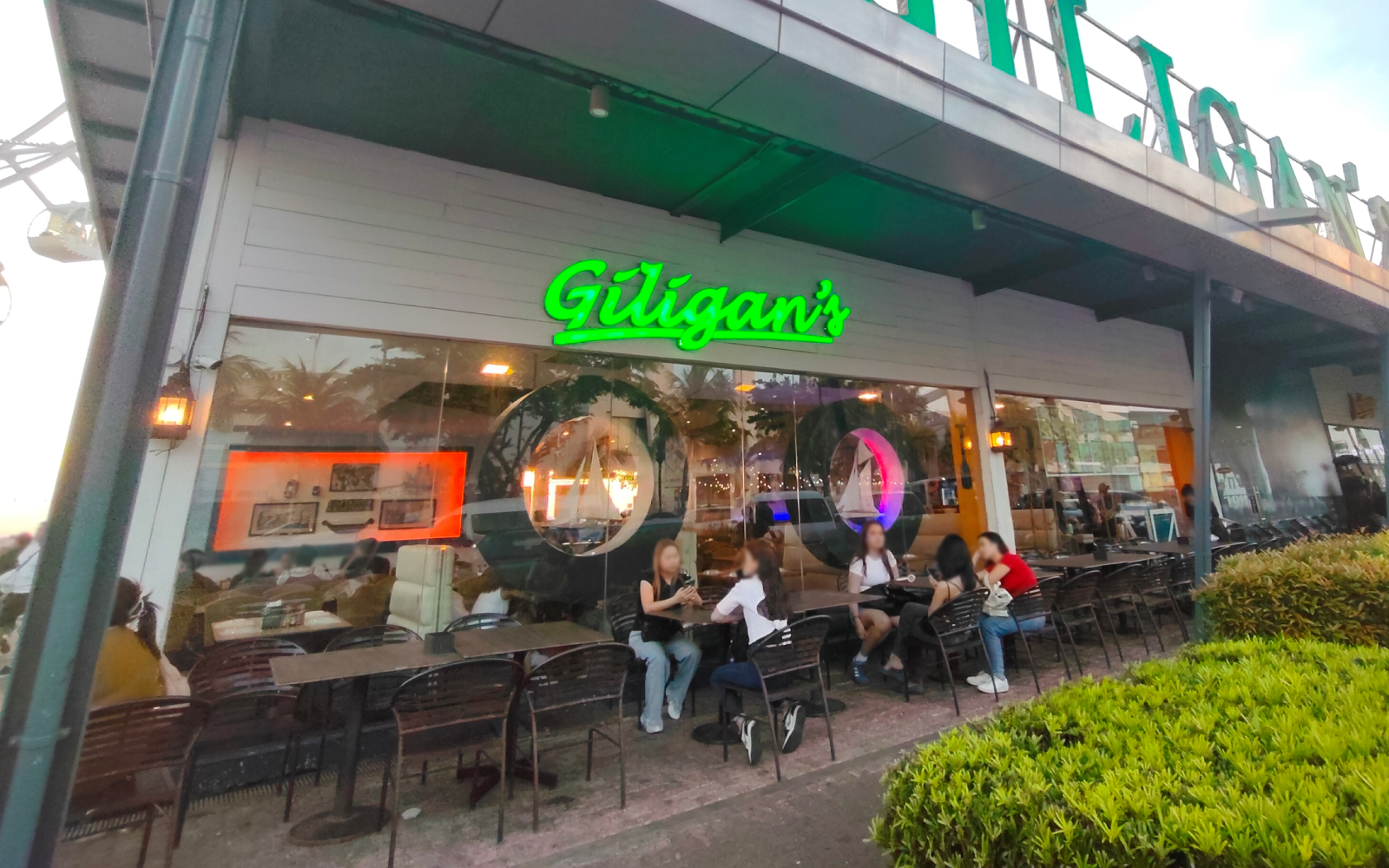 GILIGAN'S in SM Mall of Asia